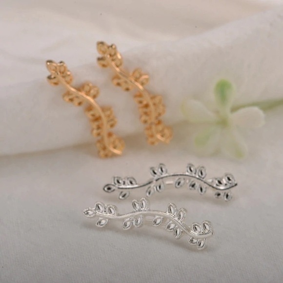 NEW!๐๐CLIMBERS! DELICATE LEAVES!๐๐SILVERY LOVE - Picture 3 of 8